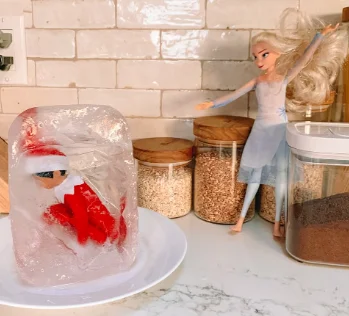 Frozen’ Elf on the Shelf