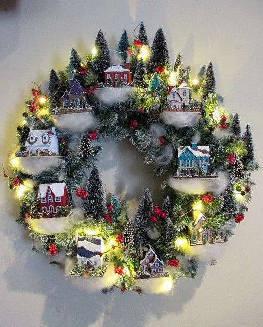  Hanging Wreath Christmas Village Display