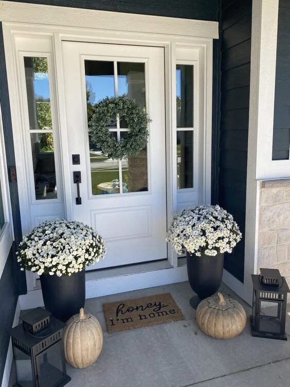 Minimalistic Front Porch Fall Decor