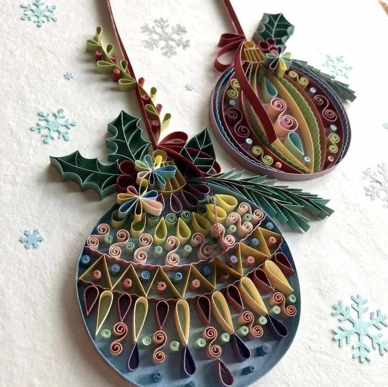 Paper Quilling Decors on Christmas Tree