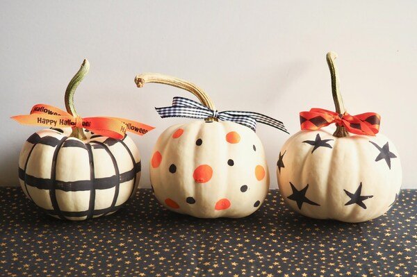 Adorable Tiny Bow Pumpkin painting